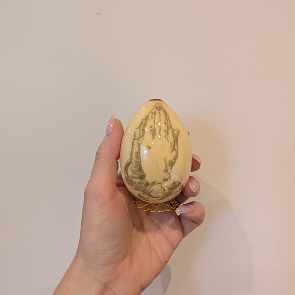 Cream Decorative Egg with Praying Hands Design - Picture 6 of 8